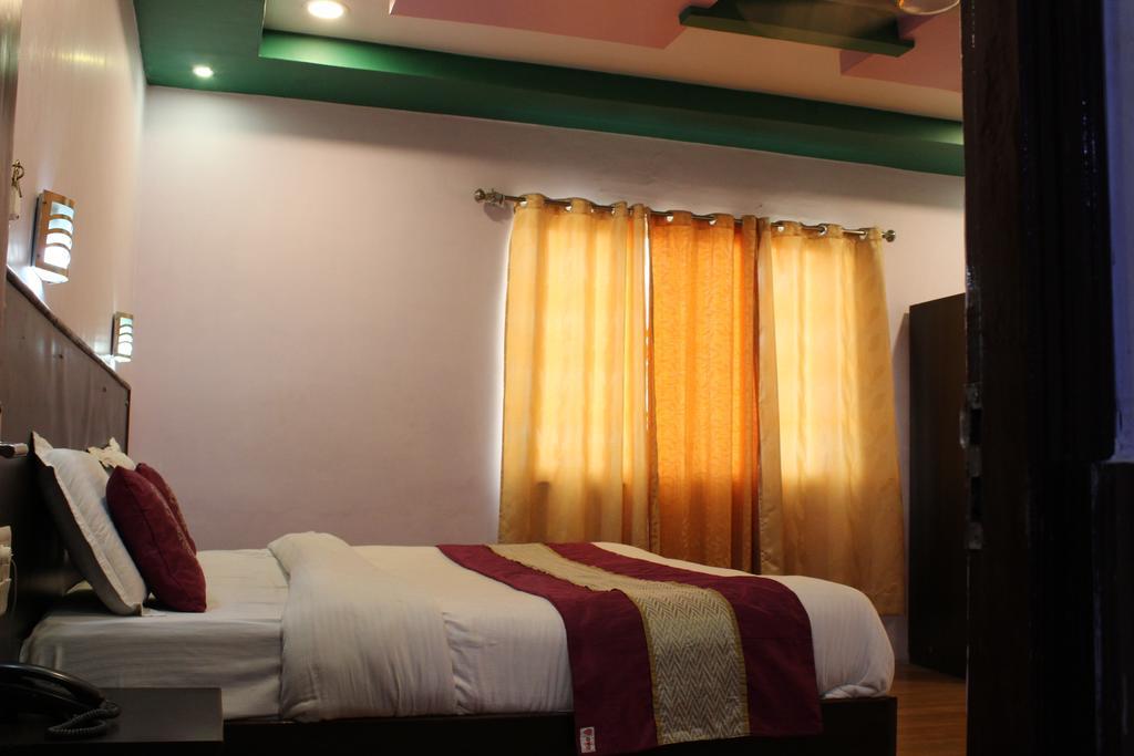 Hotel Deep Palace Near Bus Stand Udaipole Udajpur Zewnętrze zdjęcie