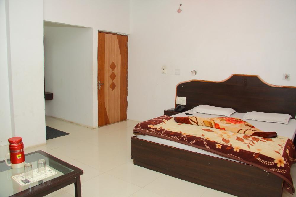 Hotel Deep Palace Near Bus Stand Udaipole Udajpur Zewnętrze zdjęcie